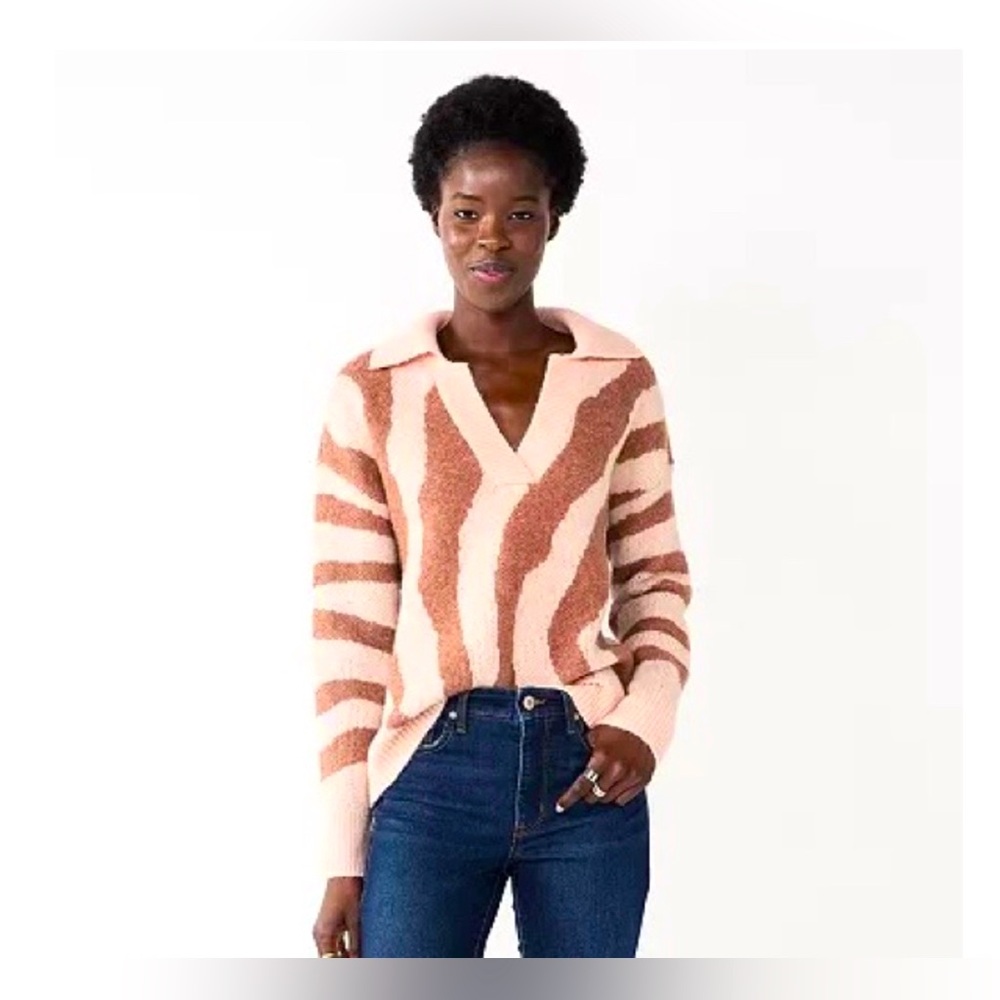 Nine West polo beige sweater shirt. Zebra print.